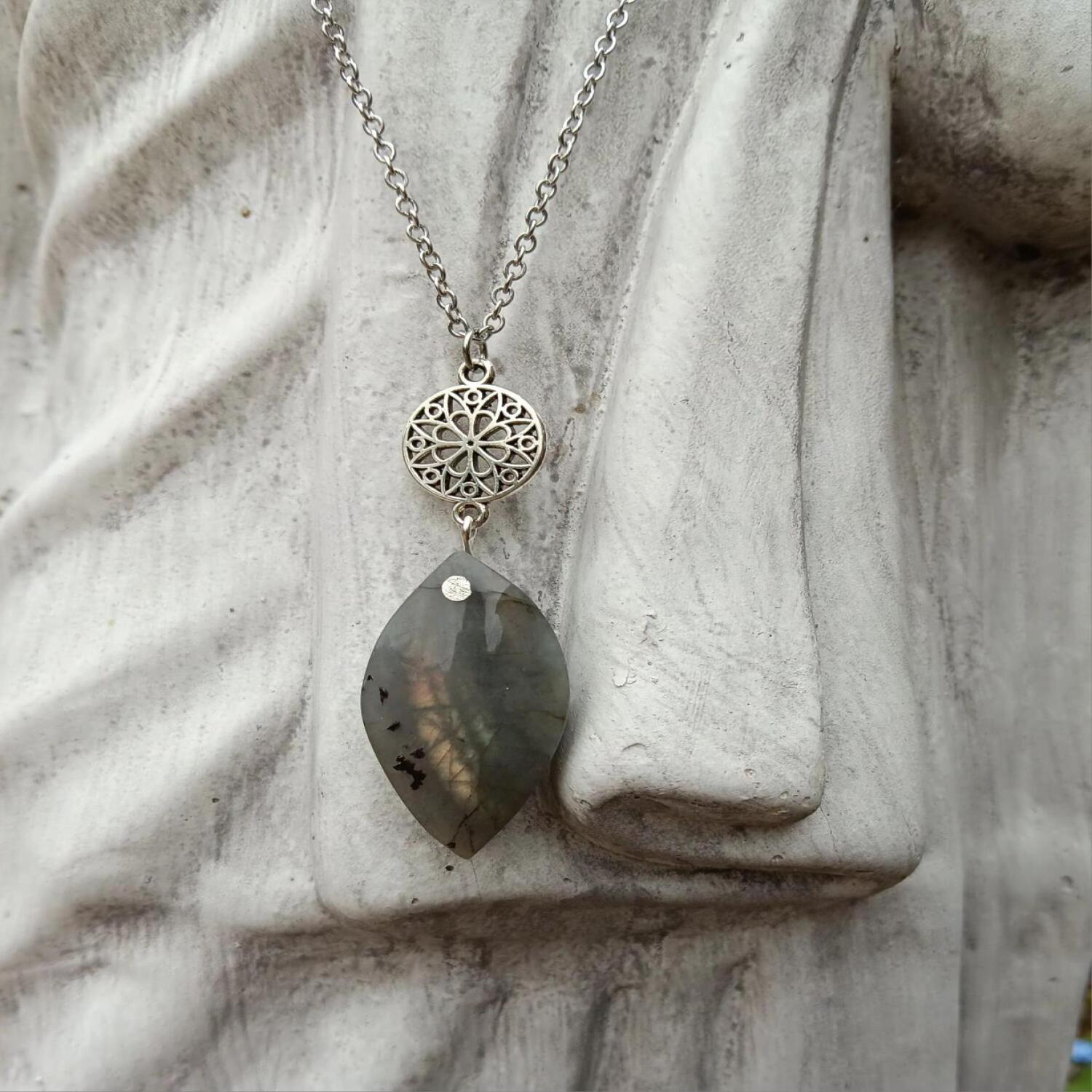 Labradorite Necklace - Relieves Stress