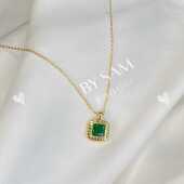 Square Emerald pendant necklace