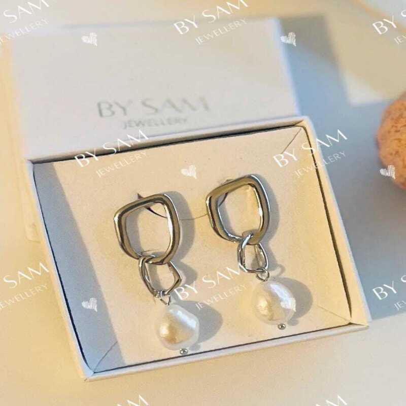 Freshwater Pearl Earrings - Gold