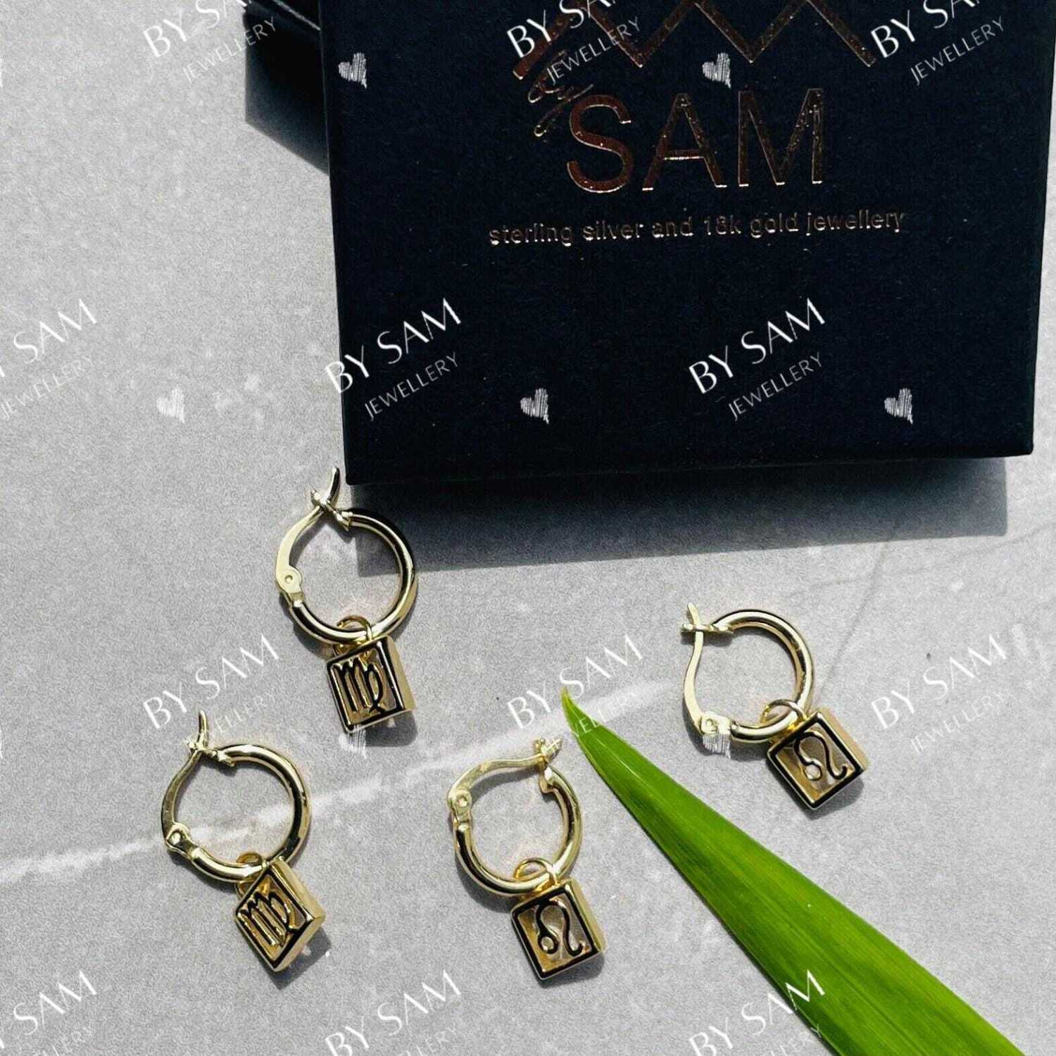 Star sign charm earrings - Gold - Aquarius