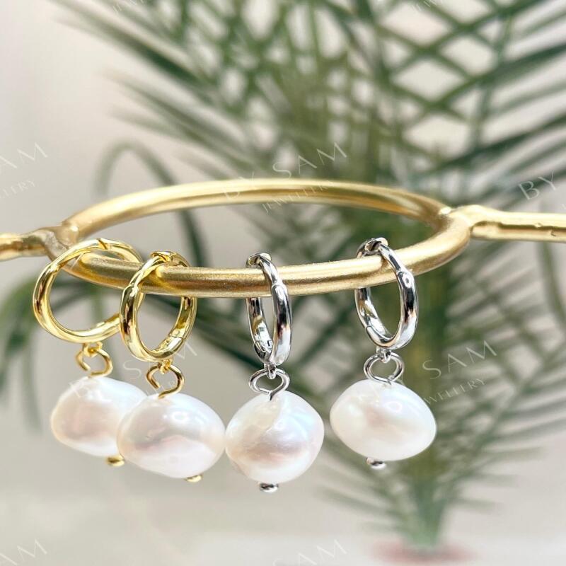 Pearl Hoop earrings - Silver