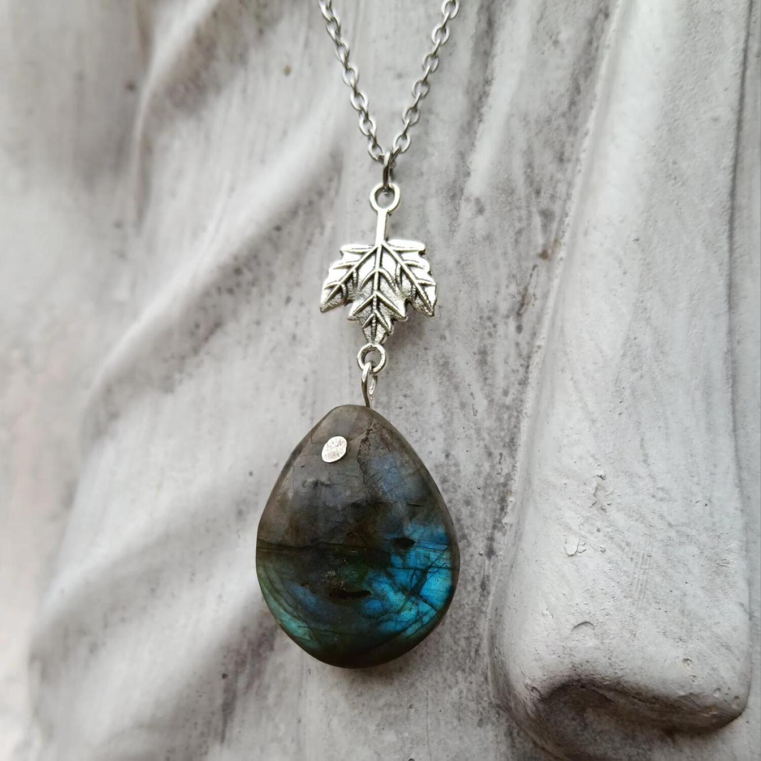 Labradorite Necklace - Calming