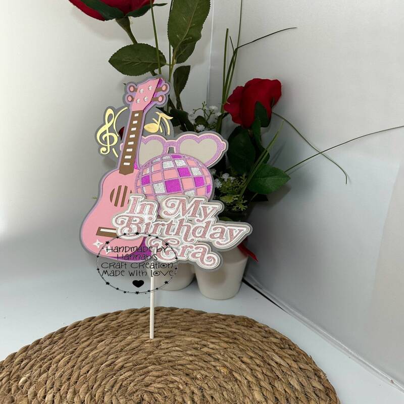 Celebrity-Inspired Cake Topper for Music Lovers