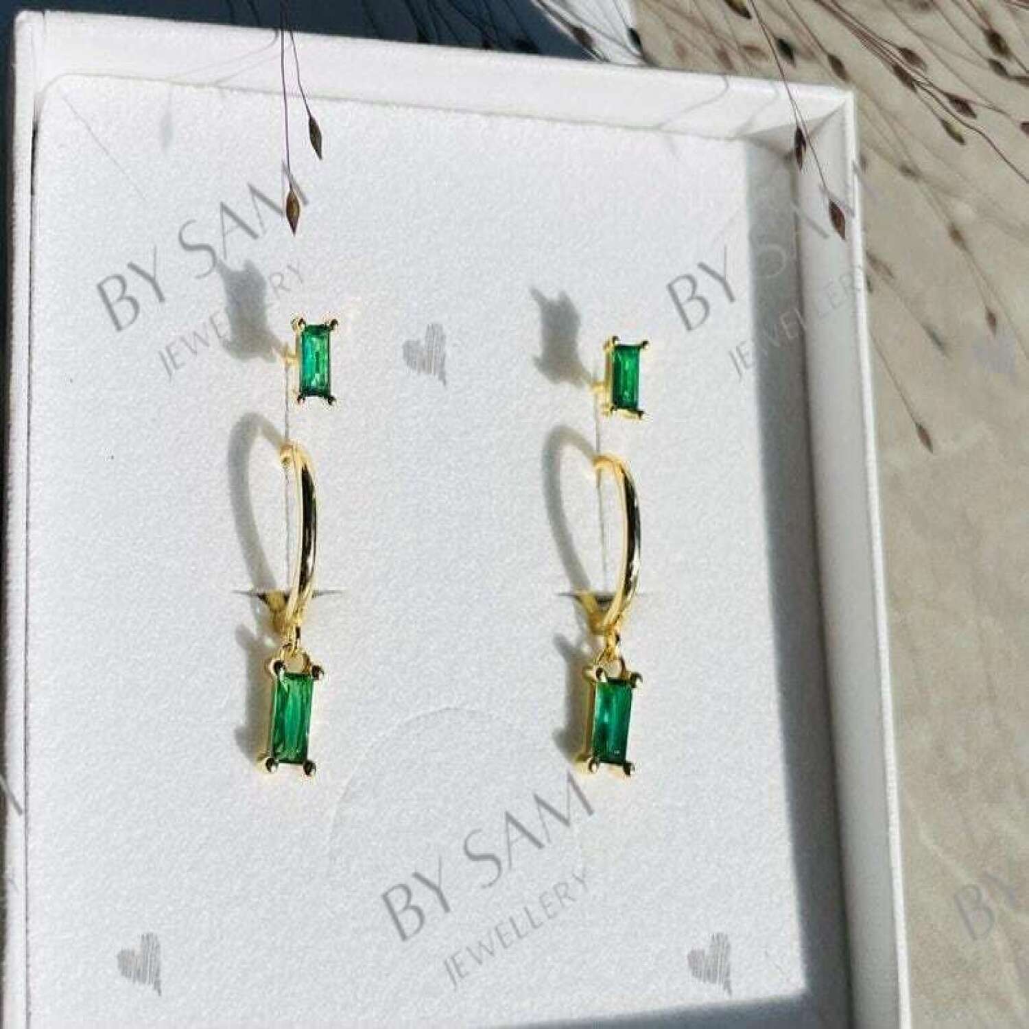 Beautiful boho earring set, with stud and Huggie Hoop - Emerald Silver Set